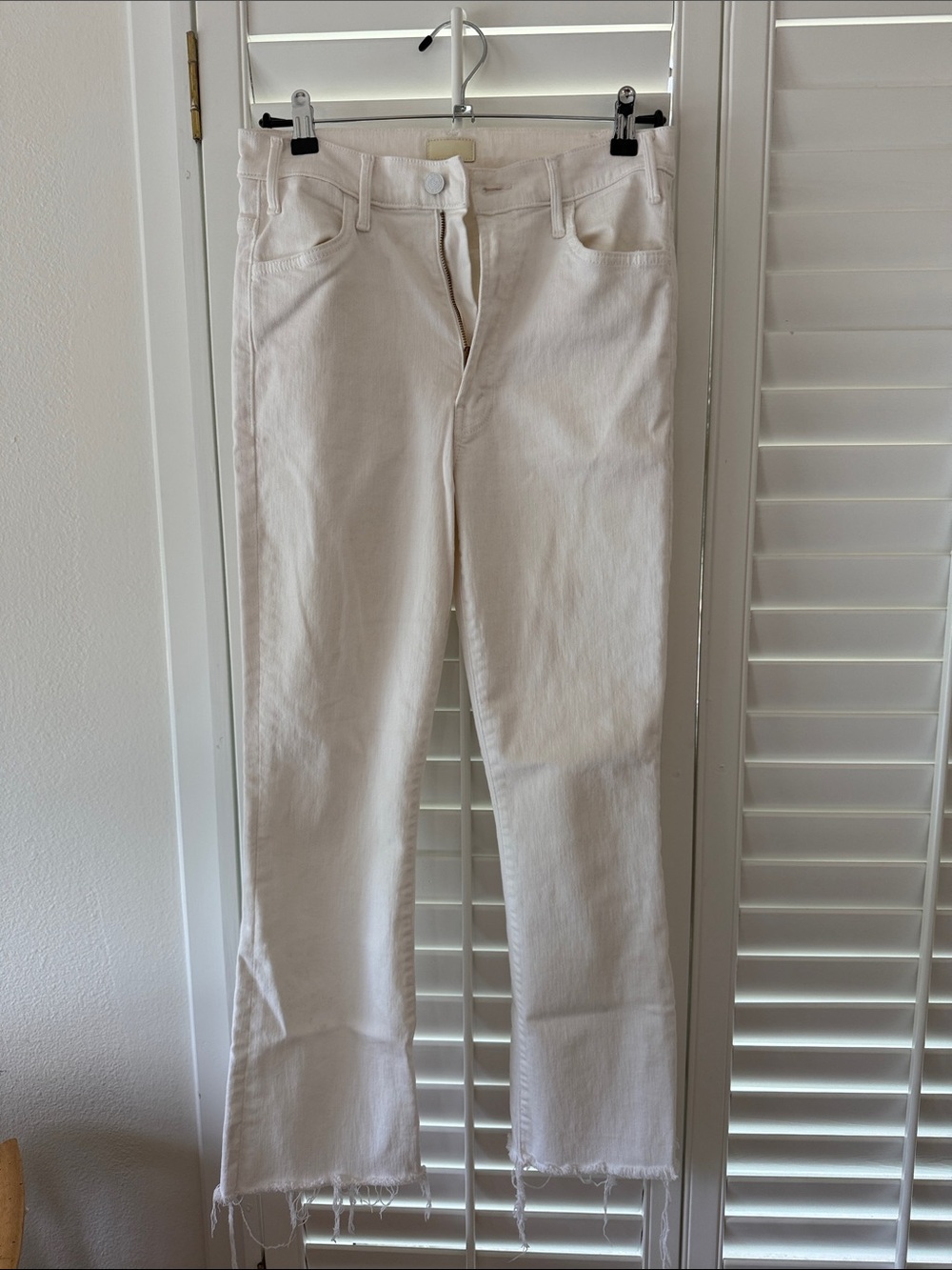 MOTHER Cream Wide-Leg Frayed-Hem Jeans